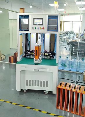 Goede prijs De automatische CNC Machine van het Vleklassen voor 18650/26650/32650 Cilindrisch Batterijpak online